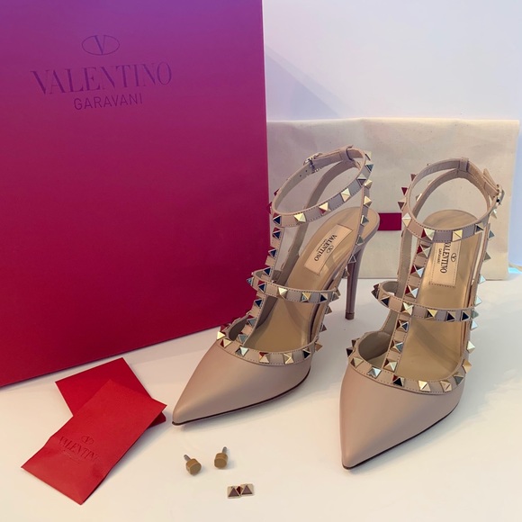 Valentino Shoes - Valentino Rockstud Poudre Nude Pumps